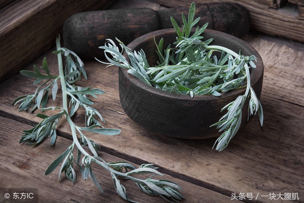 艾草泡脚祛湿去寒去脚气,湿热脚气怎么艾灸