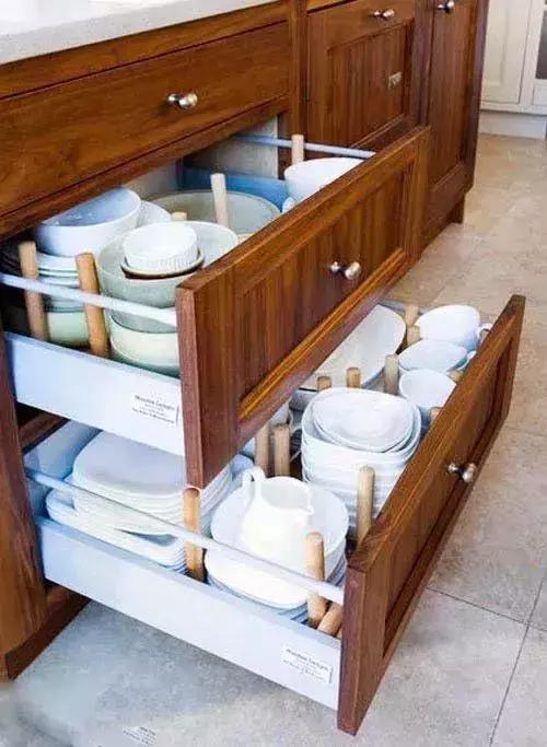 给大家推荐一款橱柜设计,自带高级感的橱柜这样设计