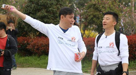 刘越范志毅完整视频,刘越足球评论员