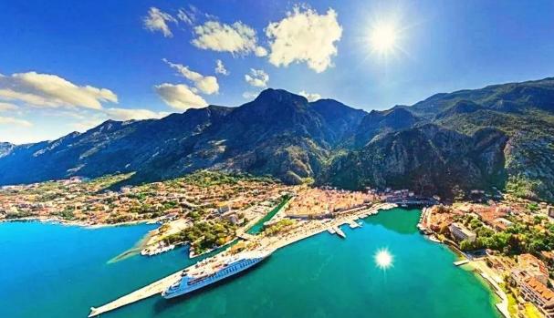 国足勇夺世界杯搞笑视频,一个人带领国足拿下世界杯