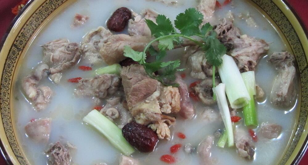 怀孕初期出血孕酮低能保住胎儿吗,孕期孕酮低会造成什么影响