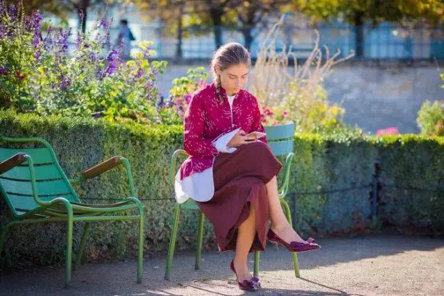 秋季小单鞋谁穿谁好看 (百搭轻便小单鞋总有一款适合你)