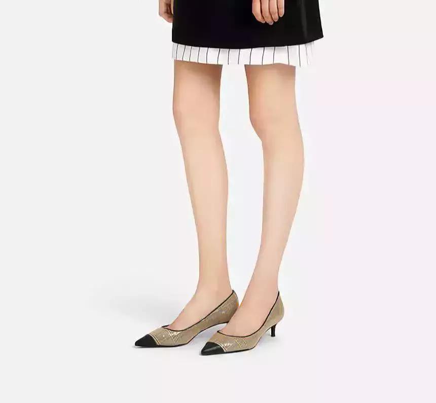 秋季小单鞋谁穿谁好看 (百搭轻便小单鞋总有一款适合你)