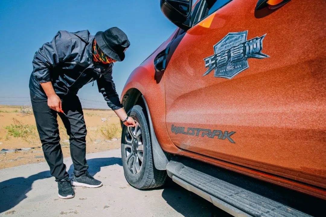 驾驶越野车去无人区的感受,驾驶沙漠越野正版