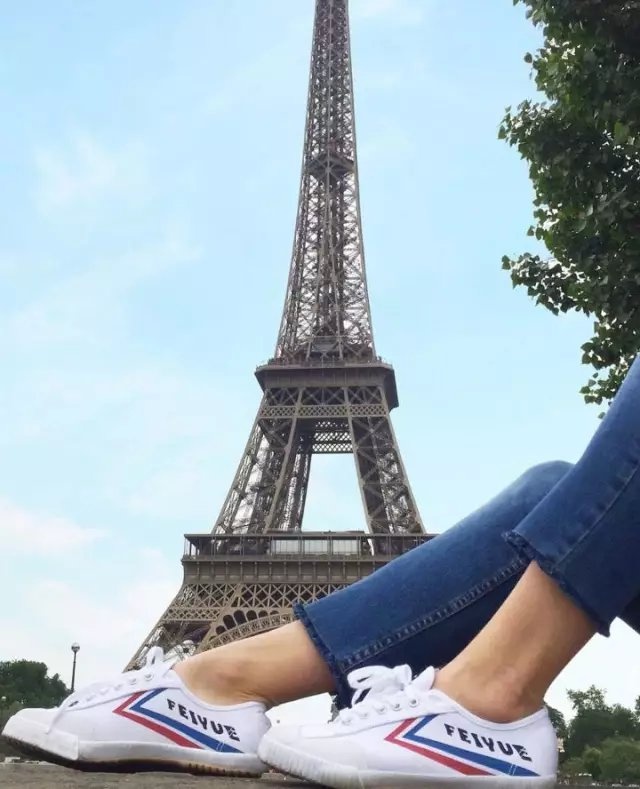 这双鞋子真的又小众又好穿,这双鞋子难道不是很流行吗英语