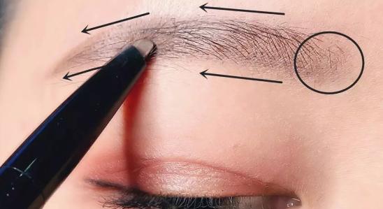 新手化妆为什么化了妆跟没化一样,日常妆的正确化妆方法