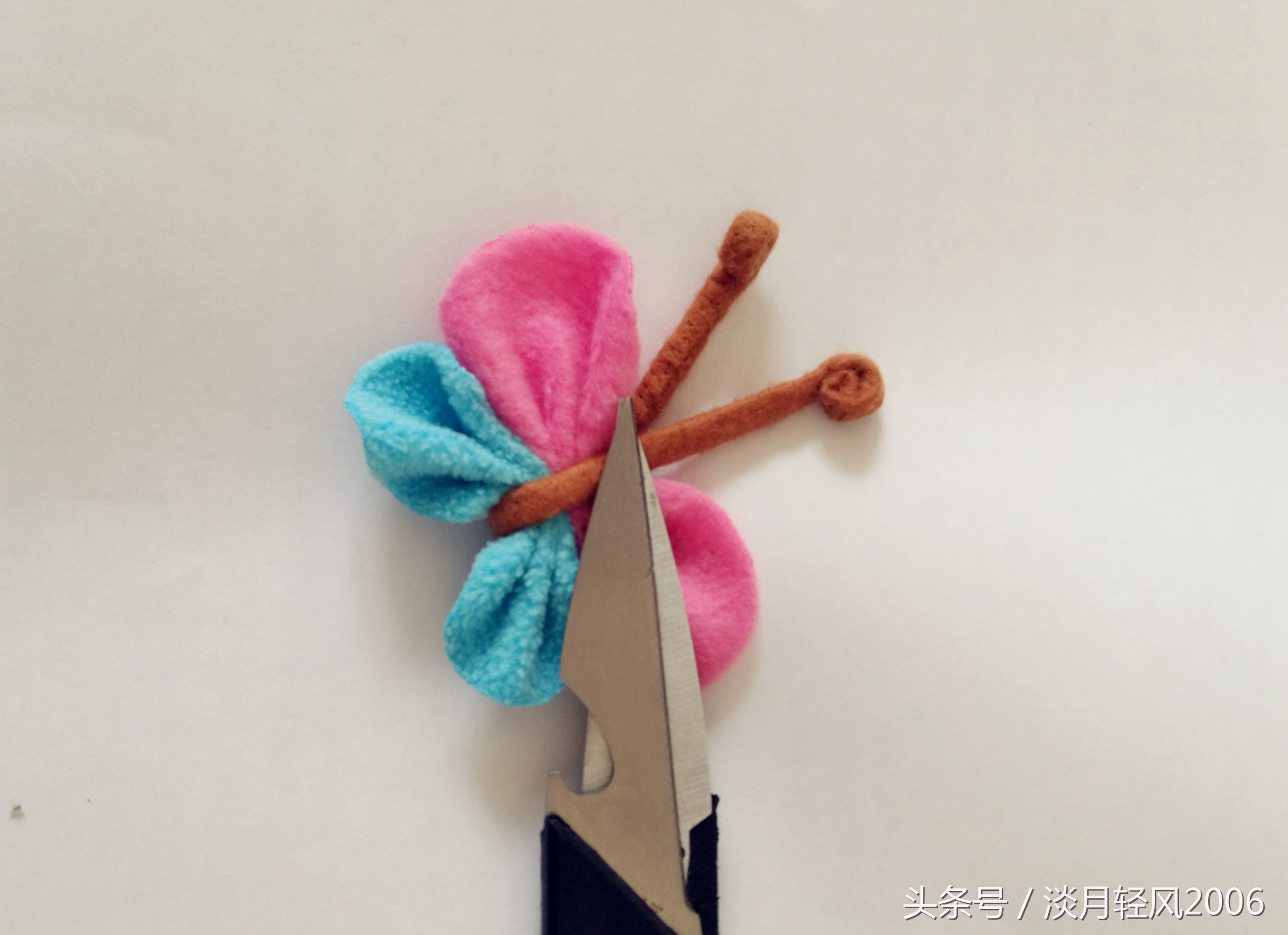 不织布做蝴蝶和甲壳虫,不织布蝴蝶简单手工图片