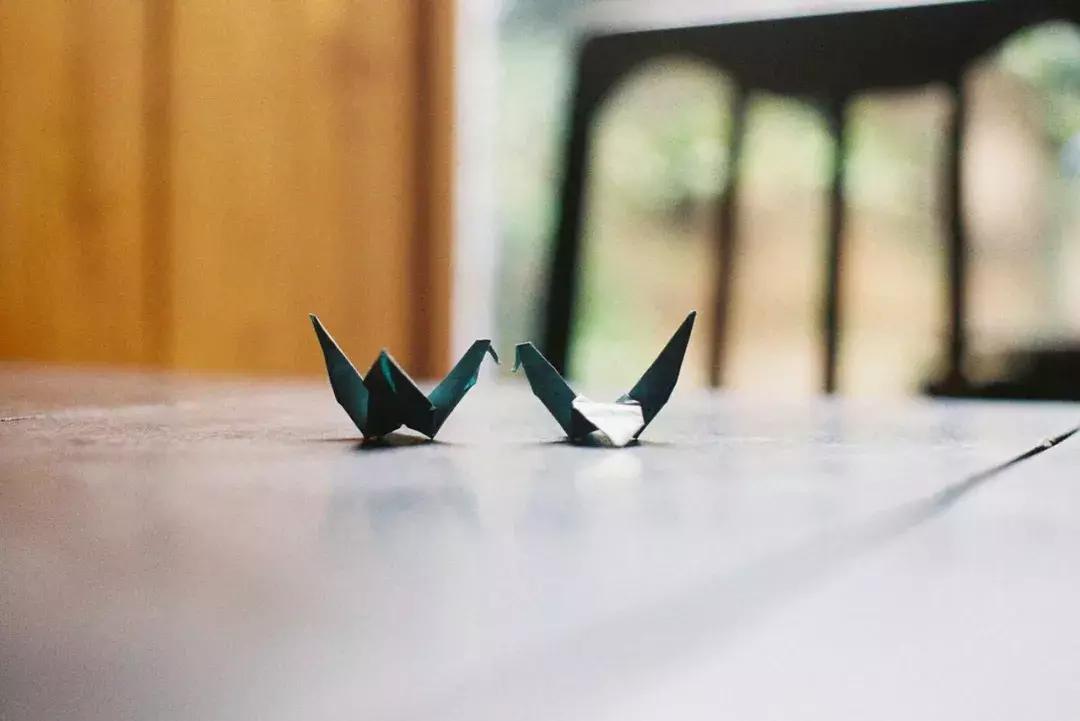 两个人相处不是一味的付出和迁就,两个人相处沉默最致命