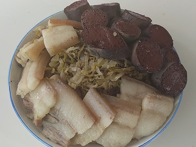 正宗东北农家杀猪菜,农村大锅炖杀猪菜正宗做法