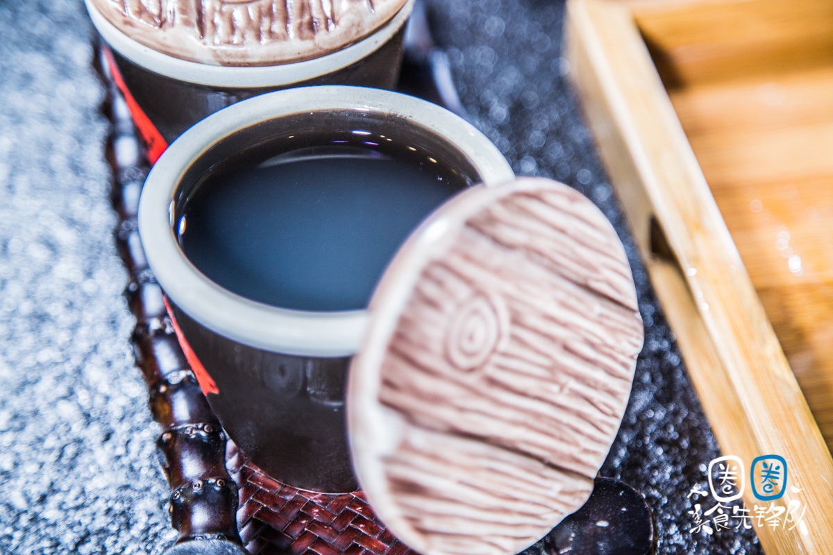 成都凌晨2点还在排队的贰麻酒馆，终于带着大熊猫来南昌了！