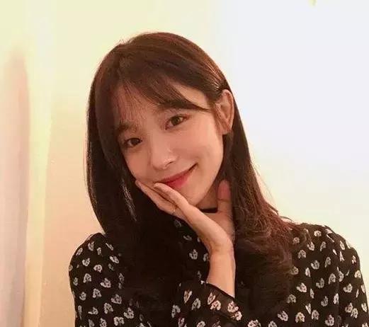 淑女风格的女生头发怎么梳,梳简单又减龄的发型