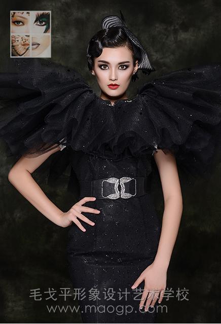 学化妆哪里教,基础化妆步骤从零开始学化妆