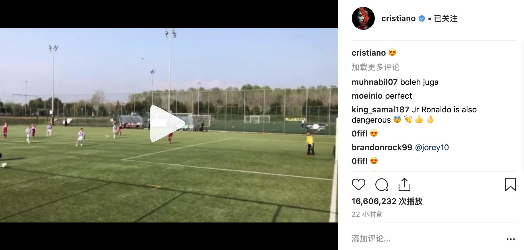 c罗与迷你罗在球场踢球热爆球迷,迷你罗给梅西点赞