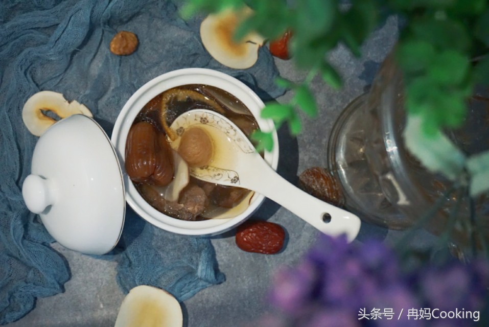 海底椰沙参玉竹无花果煮水功效,虎奶菌海底椰无花果汤