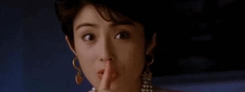 香港90年代她背景大到没人敢惹，遭赵薇横刀*爱夺**，今50岁被疑整容