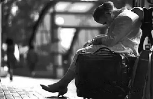 日本一*女妓**站街60年，拉客到74岁，等着一个永远等不到的嫖客