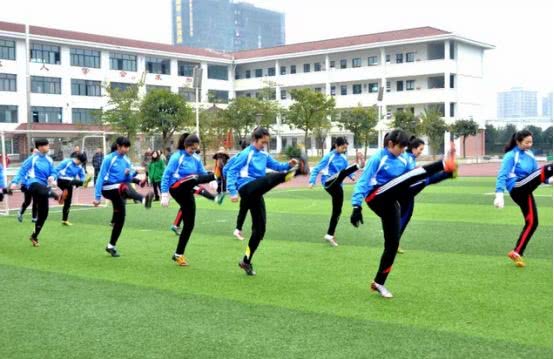 成都梦之队小学免费课程,小学足球梦之队