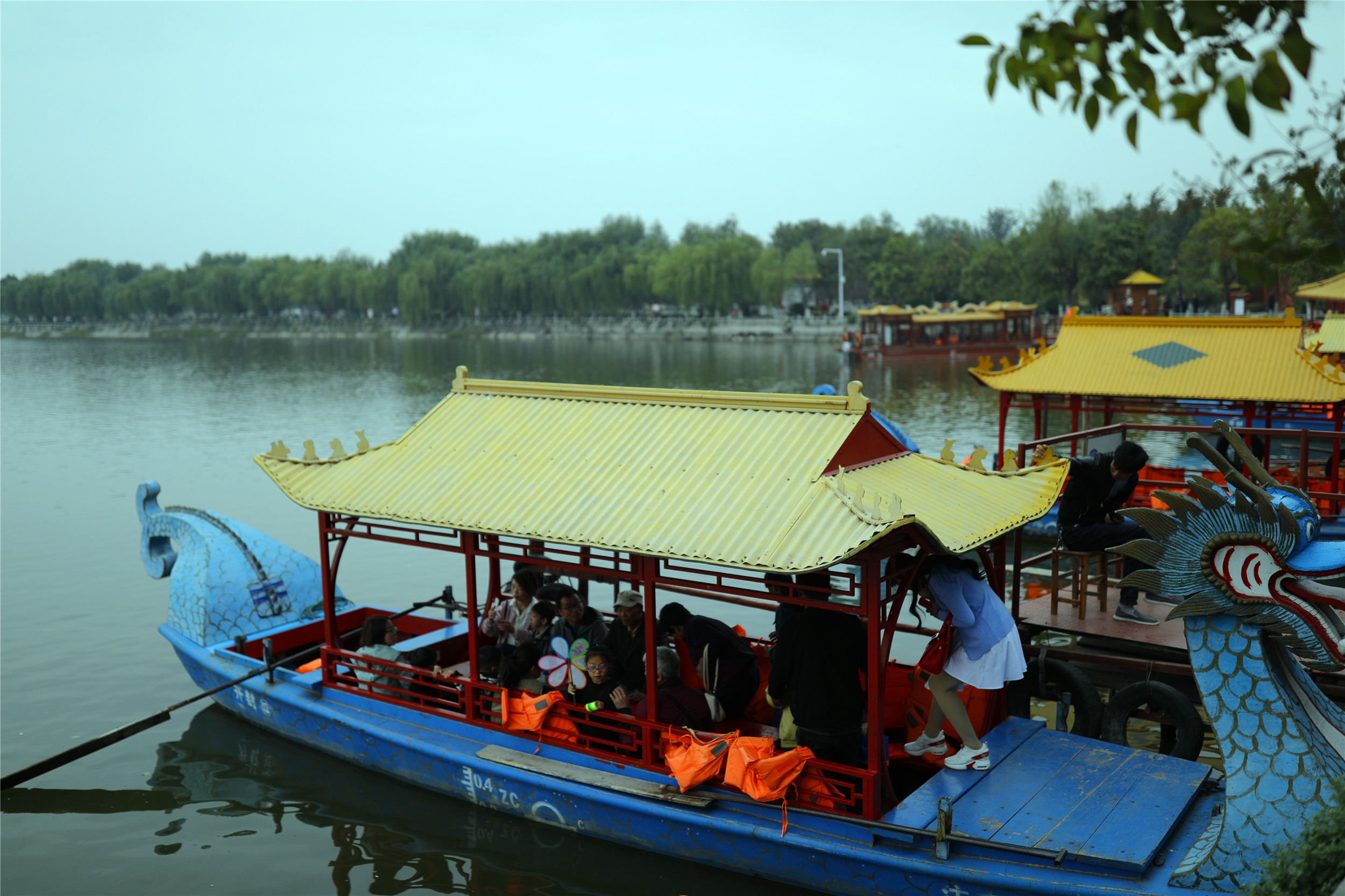 开封清明上河园龙亭两日游,自由行说走就走的旅行开封赏菊