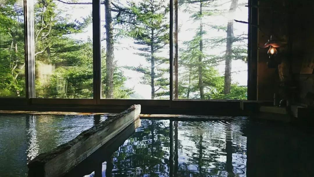 秋意浓，又到了泡温泉的好时节！南京汤山可真是个泡温泉的好地方