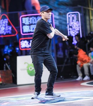 街舞人生水池舞,街舞人生爆全场