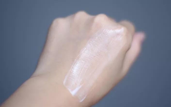 春天皮肤干燥起皮发痒用什么方法,皮肤干燥起皮特别疼急救