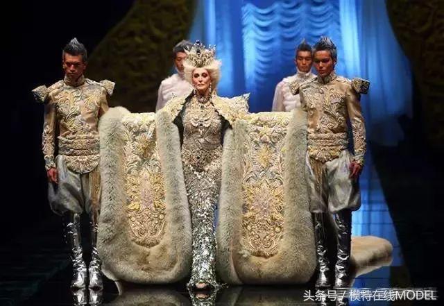 名模卡门的年轻到老的照片,超模卡门年轻到年老的照片