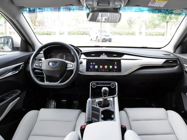 你还在羡慕金鹰女神的华服么？开这款车出去，你一样可以光彩照人