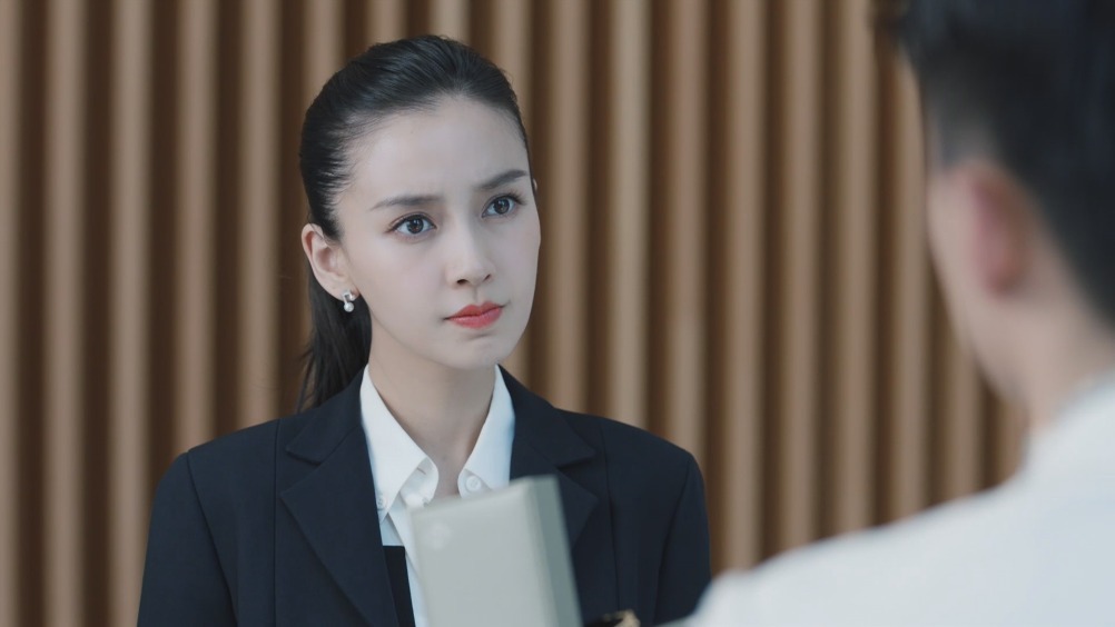 创业时代杨颖尬演,创业时代的杨颖造型