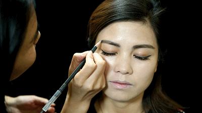 世上没有丑女人抖音,世界上没有丑女人化妆的视频