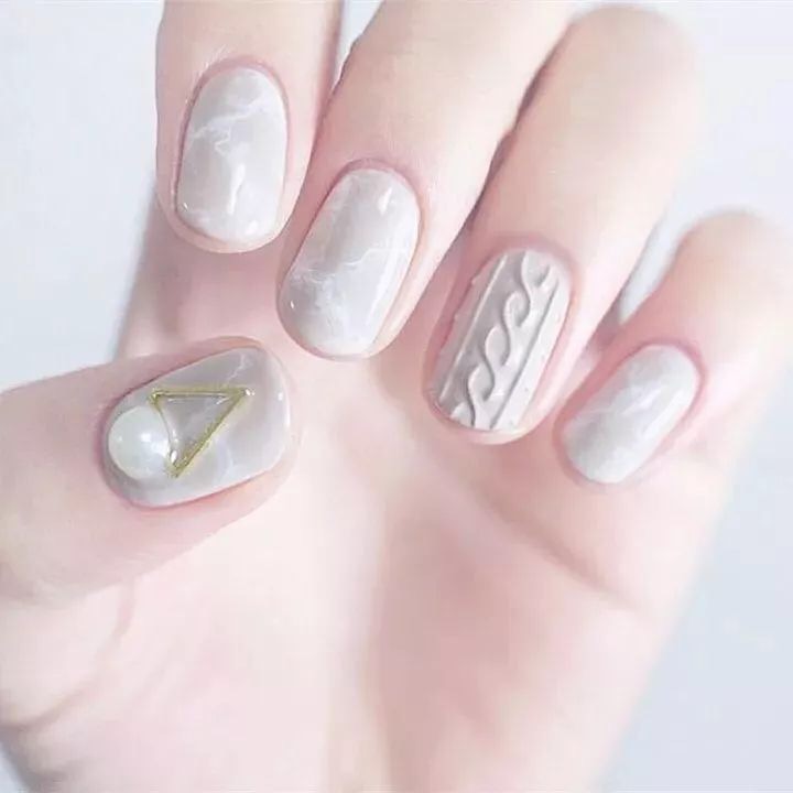 温暖治愈的冬季暖色系美甲,美甲小香风毛衣甲教程