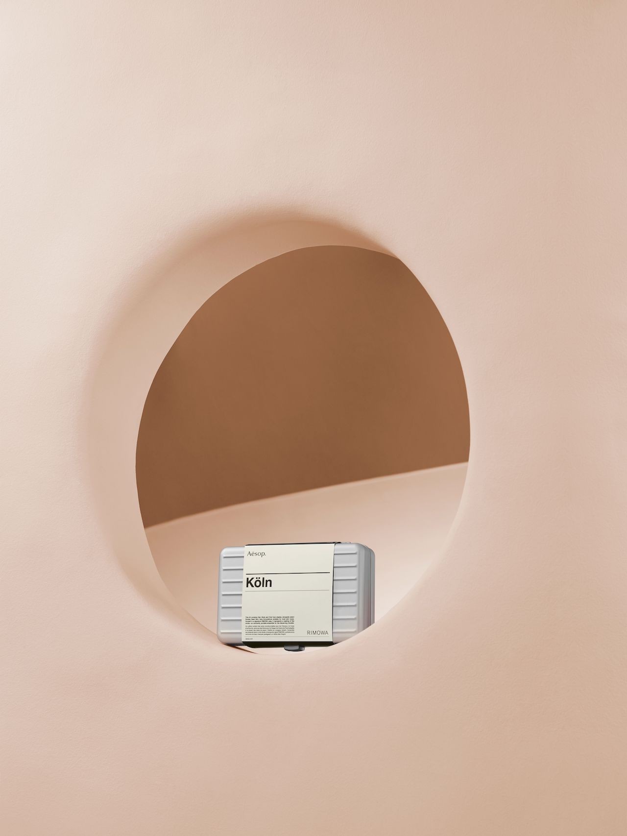 保养专属的RIMOWA行李箱！Aesop联手RIMOWA，推出限量版旅行组合