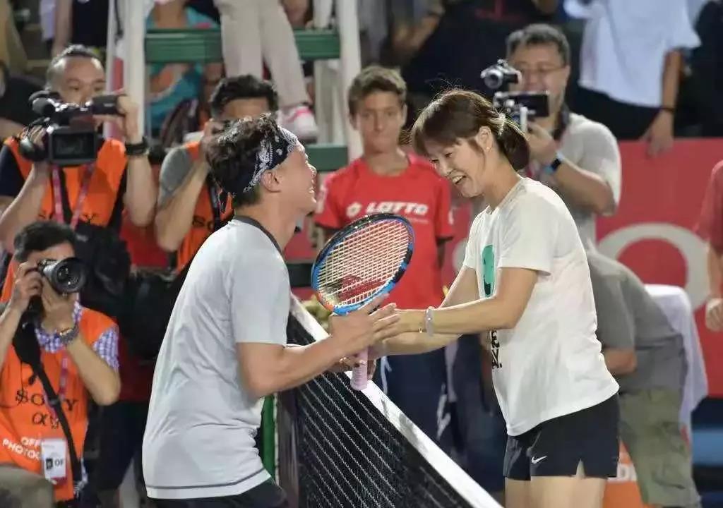 靳东vs胡歌,靳东vs赵丽颖