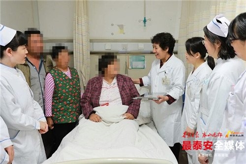 产妇大出血医护深夜抢救7小时,产科抢救大出血患者