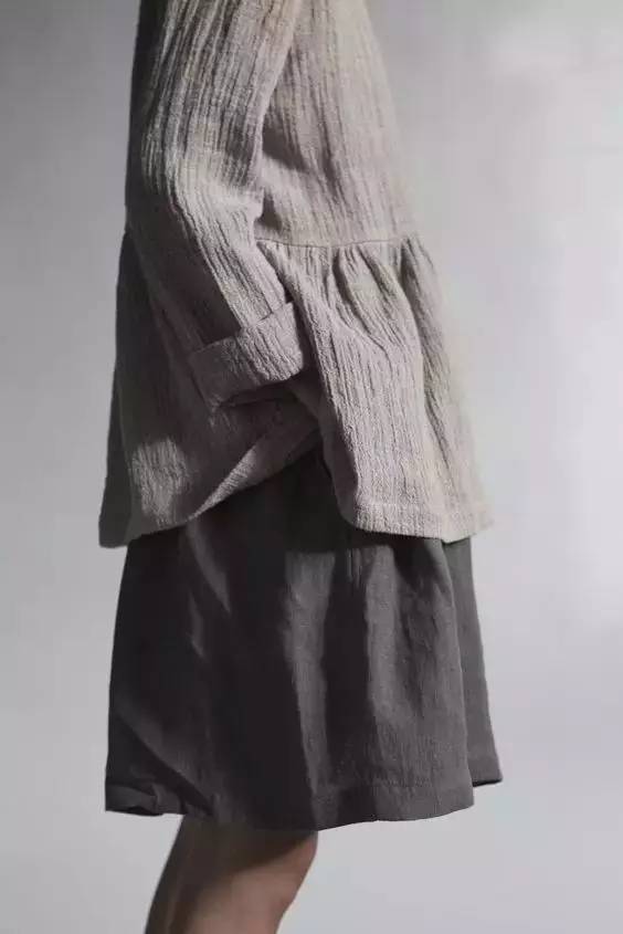 棉麻布料适合做什么款式的衣服,最时尚面料柔软的衣服