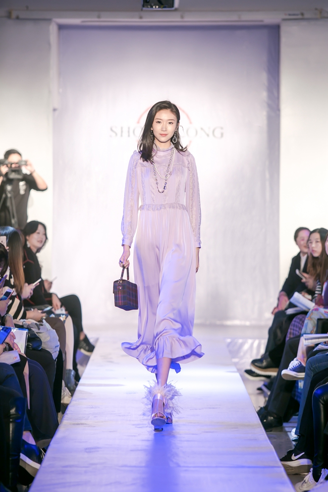 新舒朗时尚女装,舒朗女装上市了吗