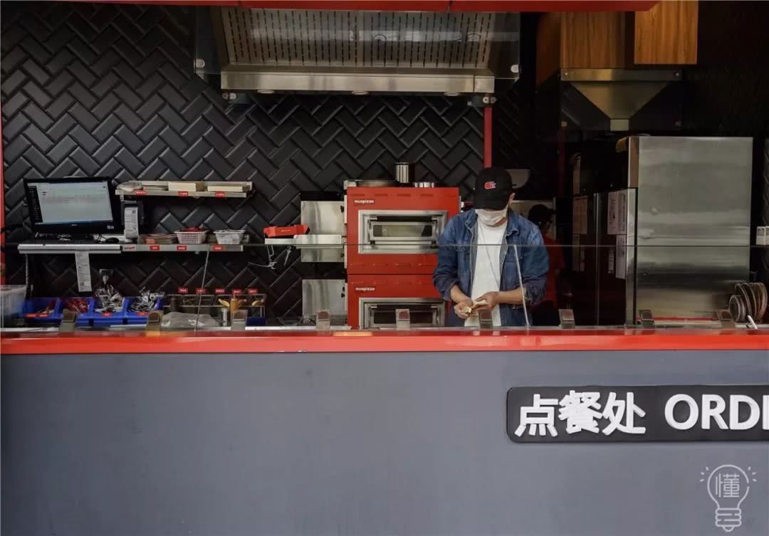 真的！这个29块9的披萨里我吃出了整整两只蟹！