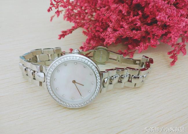 有品表姐突然晒美照！据说是发现了一款心爱的宝贝