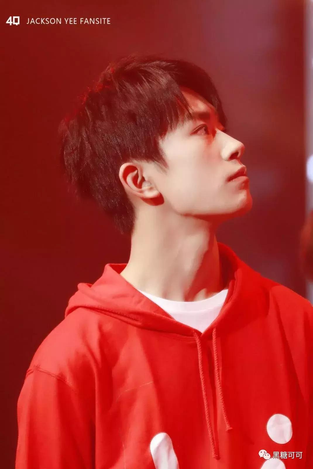 第一批00后易烊千玺,第一批零零后长大