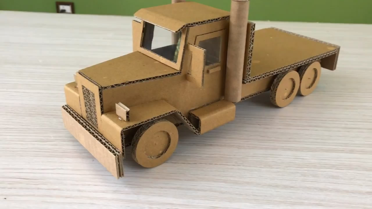 用纸板制作卡车模型解放j6p,用纸板制作斯堪尼亚卡车车头模型