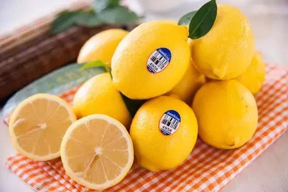 狗狗不能吃的食物完整版,狗狗手术后三种食物不能吃