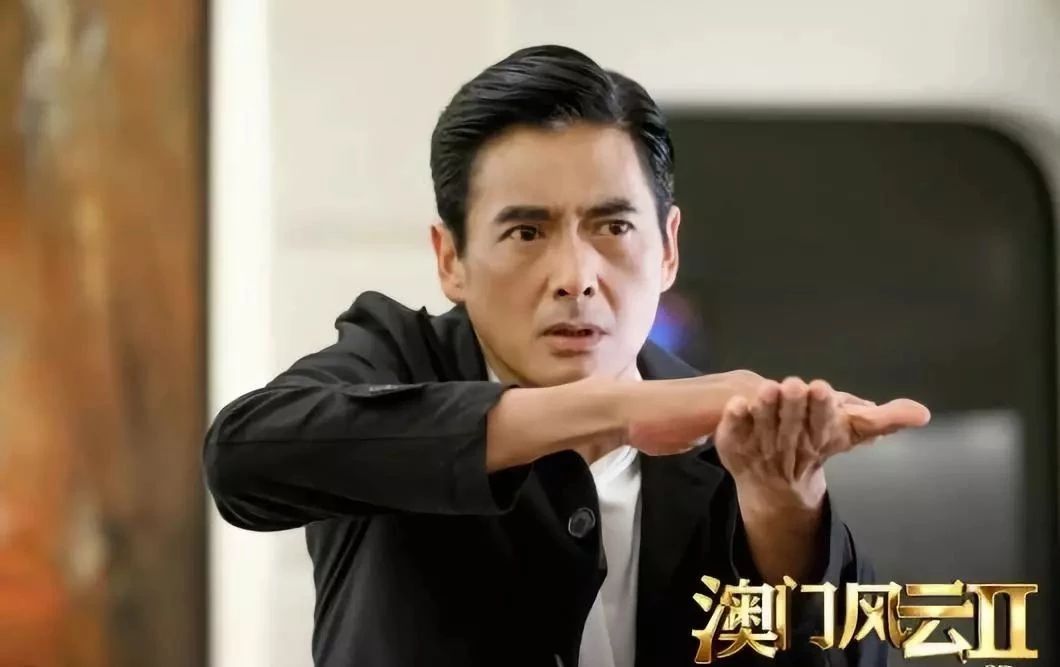 无双电影小马哥,小马哥周润发电影英雄本色动图