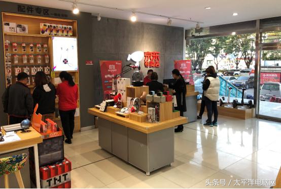 90后店长郭晨鑫：因为信赖京东，所以选择加盟京东专卖店