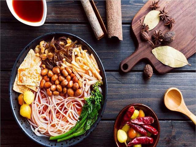 螺蛳粉红油的香料配方比例,螺蛳粉汤料正宗汤底