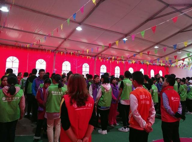 武汉钢城六中携手正源学堂第七班共同举办圆爱中国梦大型公益活动