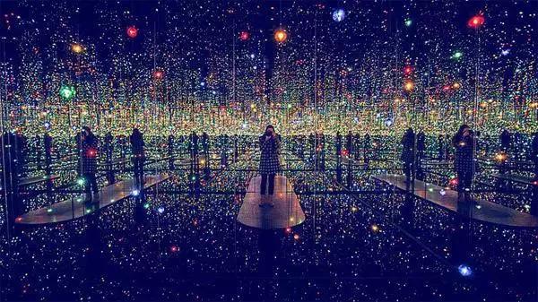 一口气读懂草间弥生丨准备好了吗，一大波圆点即将来袭！