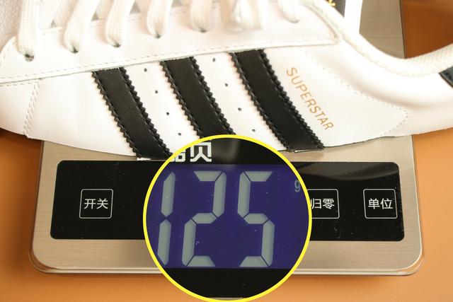 阿迪达斯superstar贝壳脚感,阿迪达斯经典贝壳头小白鞋