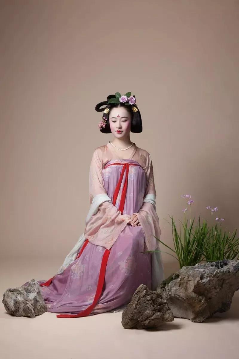 11年复原200套汉服,年轻人重新找回断代300年的汉服