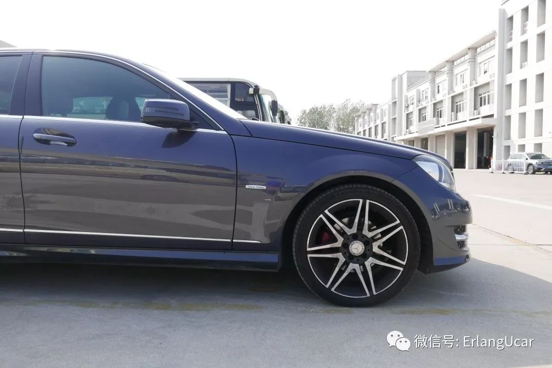 w204奔驰c300coupe,奔驰w204c200旅行版
