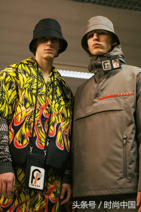 秦舒培助力维密秀,秦舒培秀肌肉