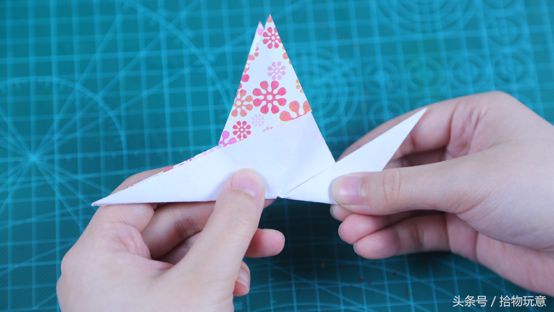 纸鹤怎么折简单漂亮还会飞,折好看的纸鹤